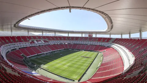 穆里尼奥面临10场停赛危机？费内巴切官方回应：挑衅成因，穆帅表演夸张